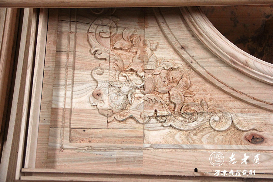 老木匠原木家具手工雕刻
