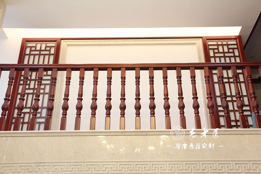 走廊實(shí)木護(hù)欄裝修效果圖