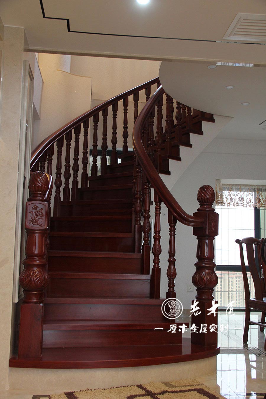 原木樓梯裝修效果圖