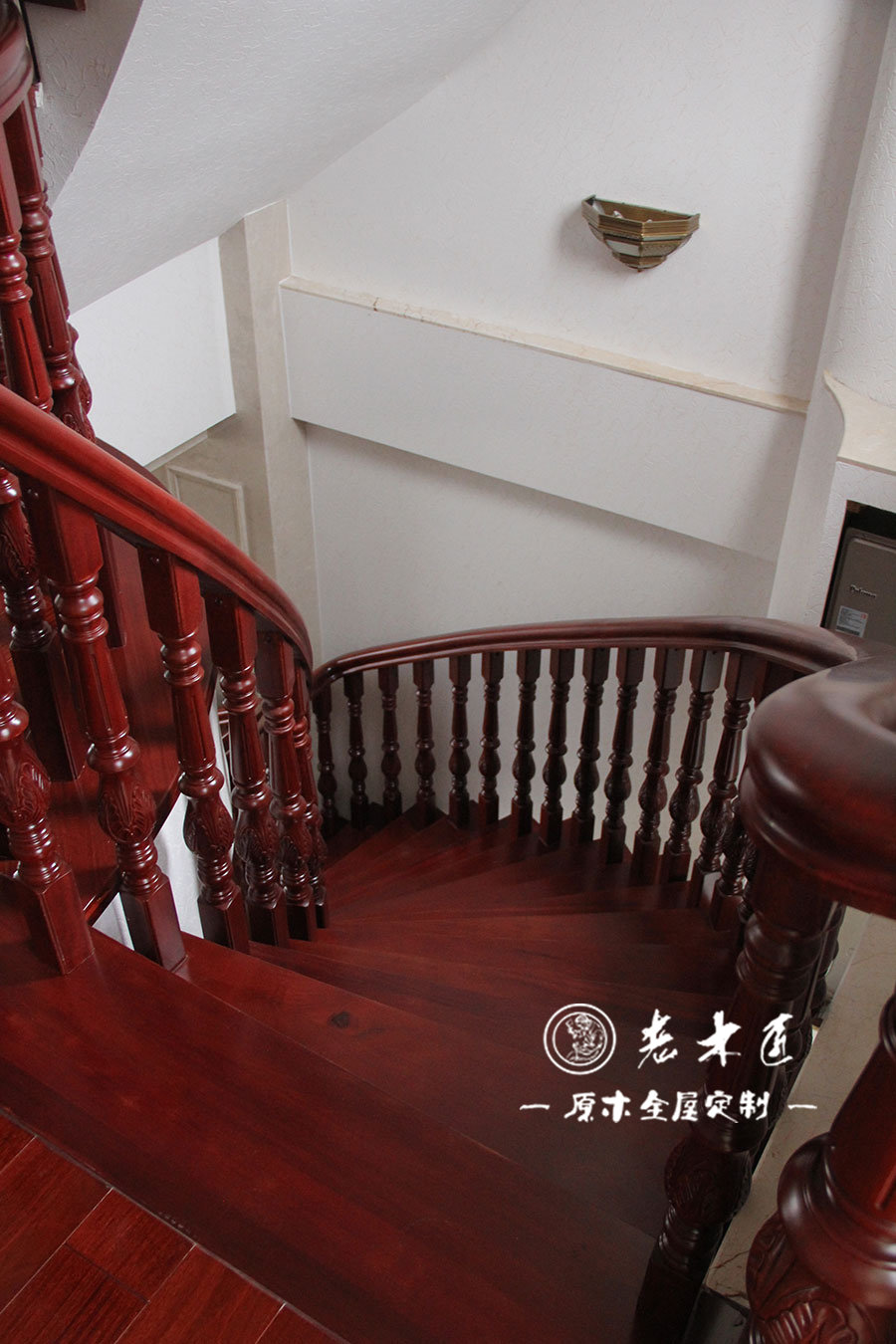 原木樓梯裝修效果圖