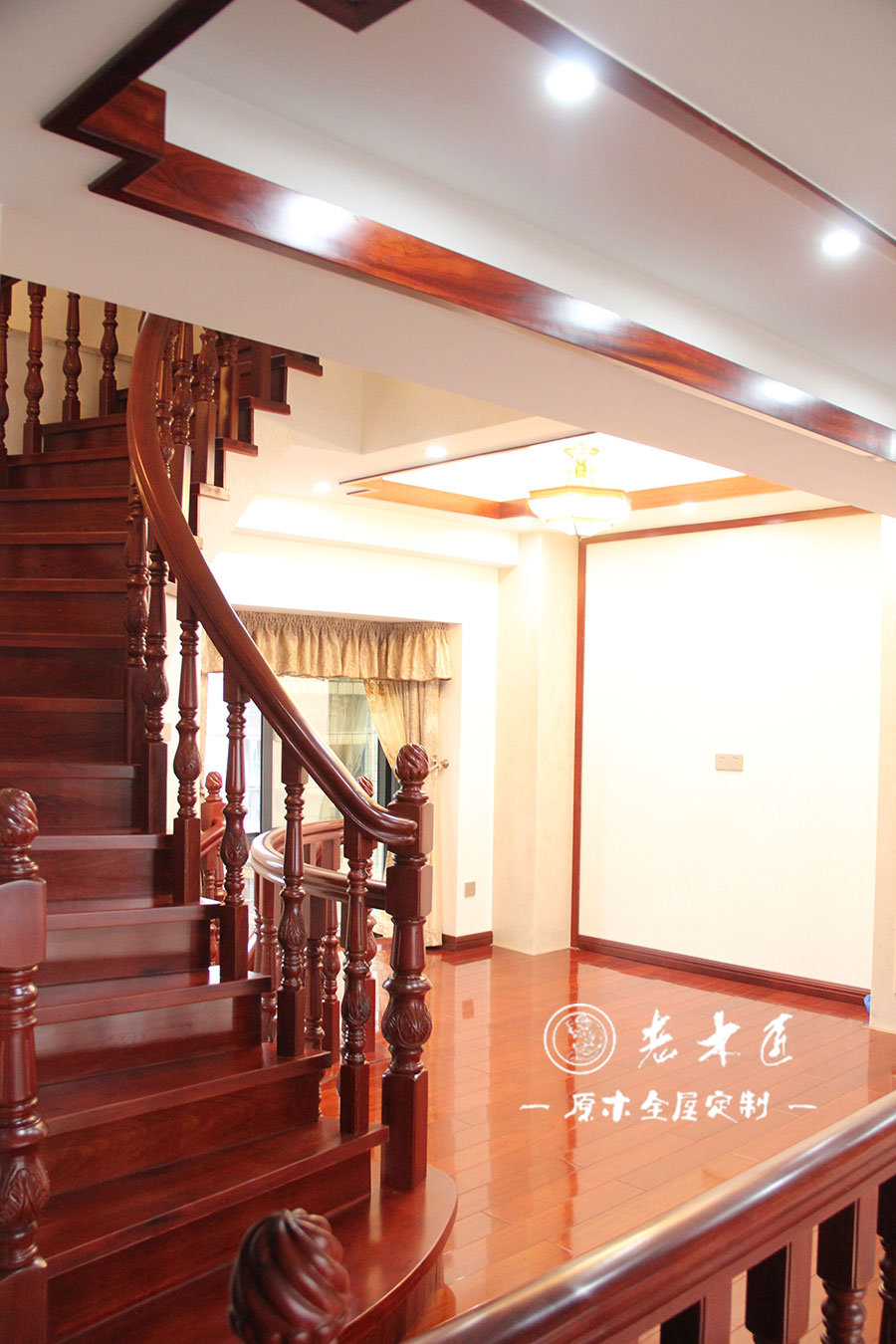 原木樓梯裝修效果圖