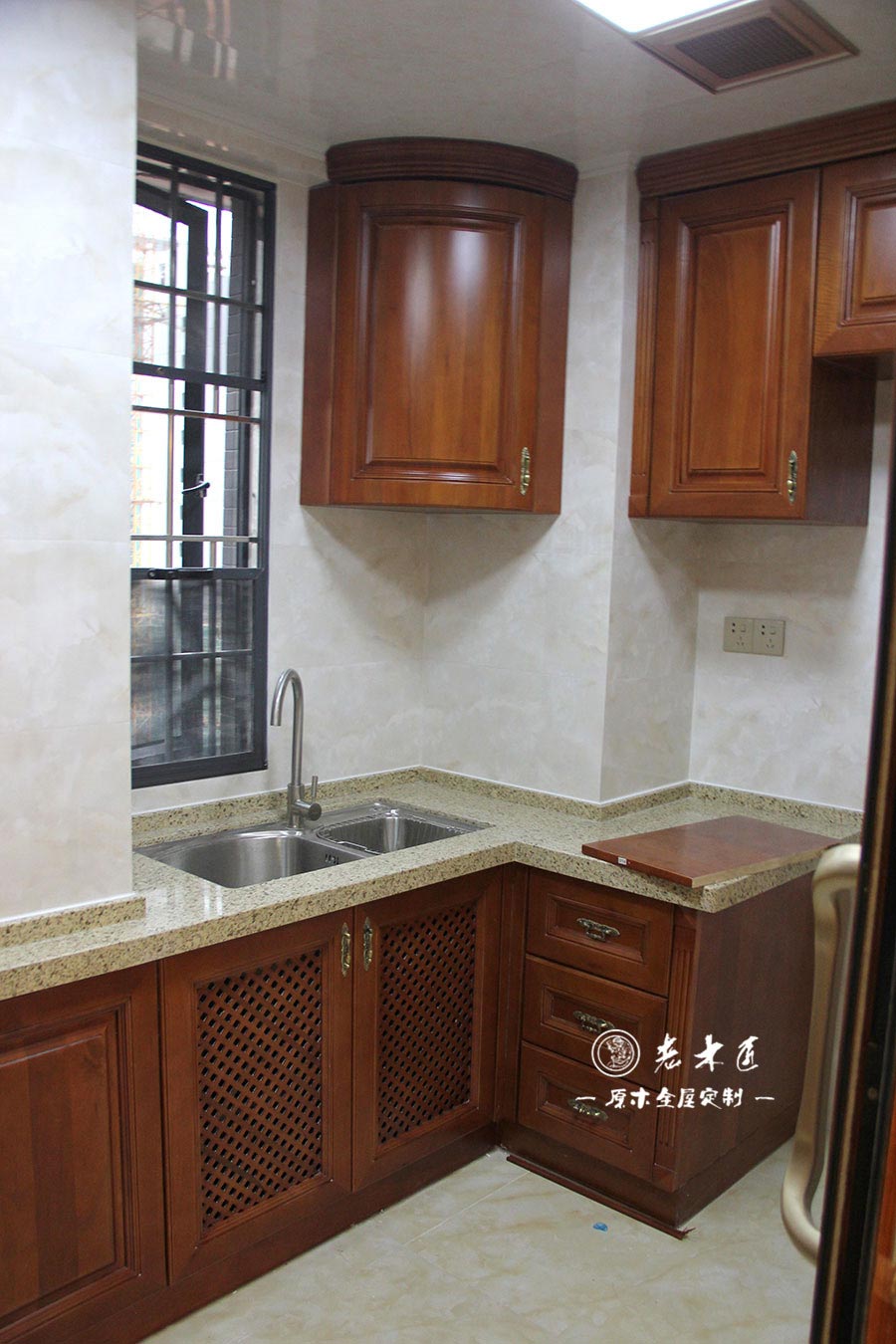 原木廚房裝修效果圖