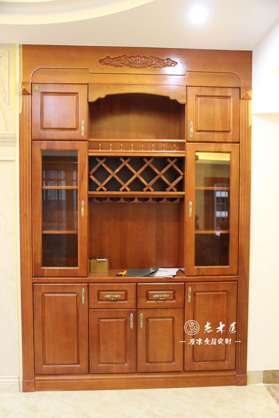 原木酒柜裝修效果圖