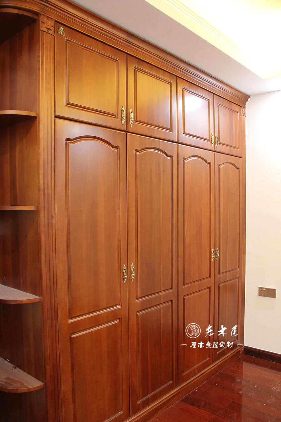 臥室原木衣柜效果圖