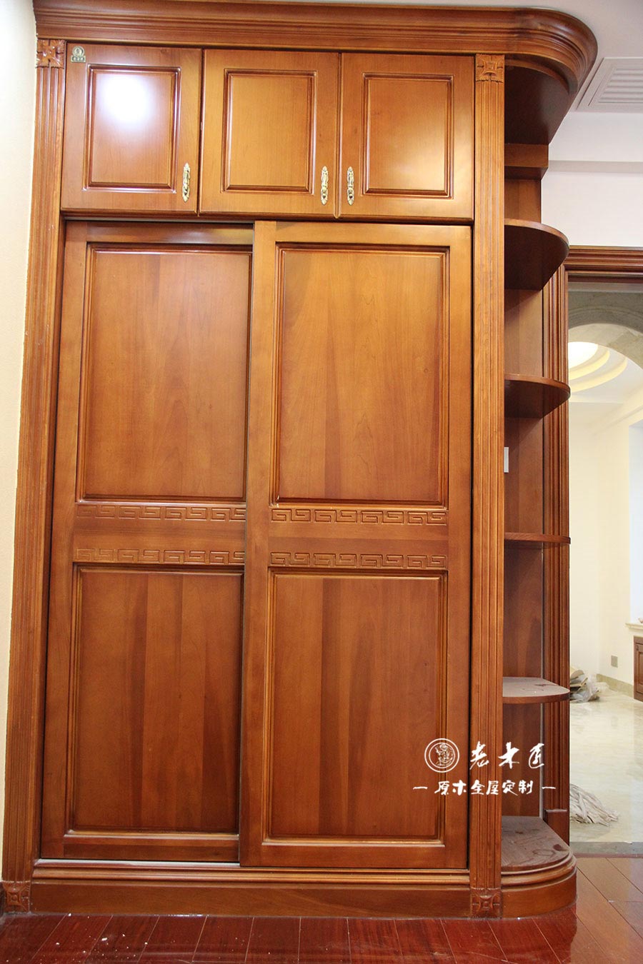 臥室原木衣柜效果圖