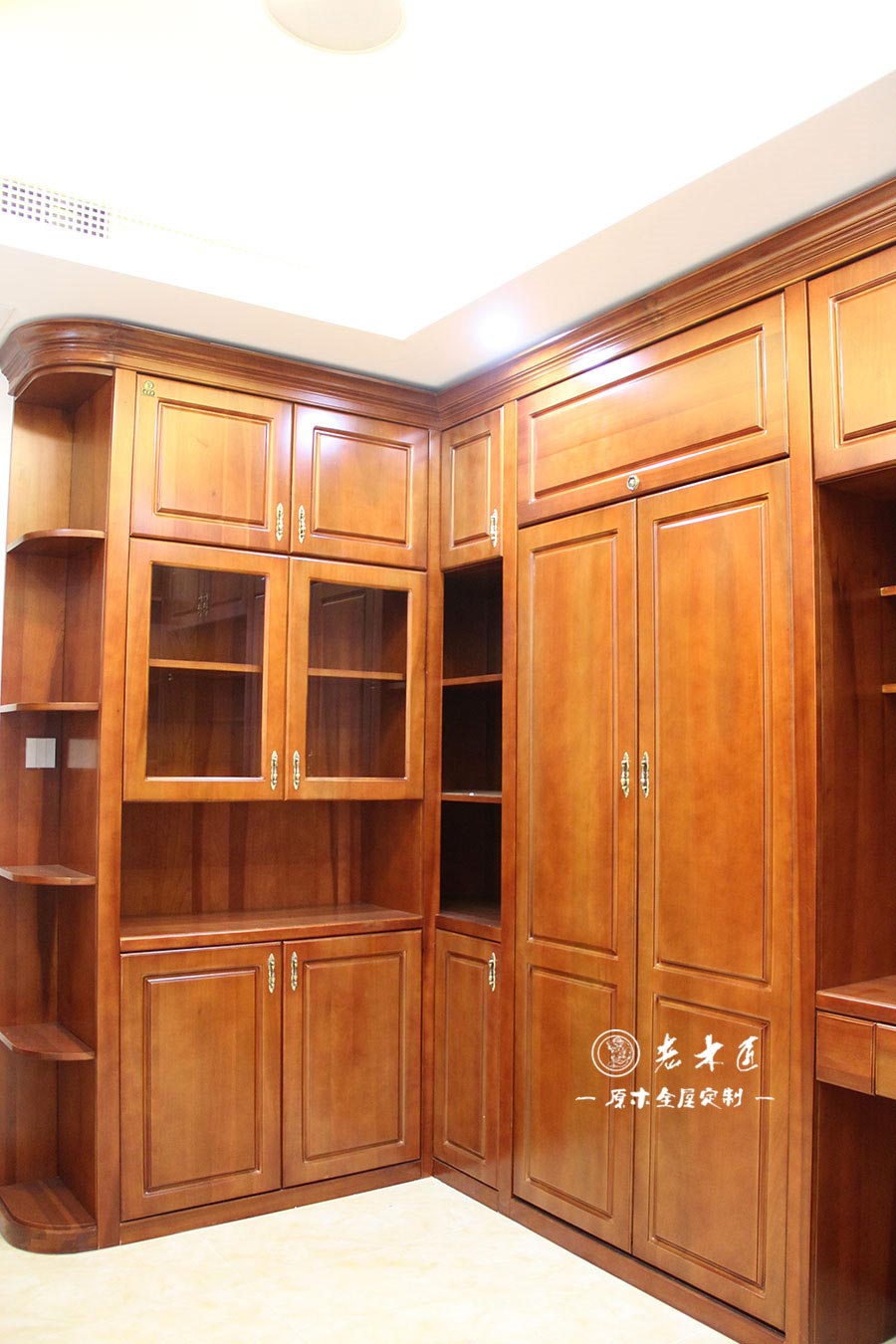 書房原木書柜裝修效果圖