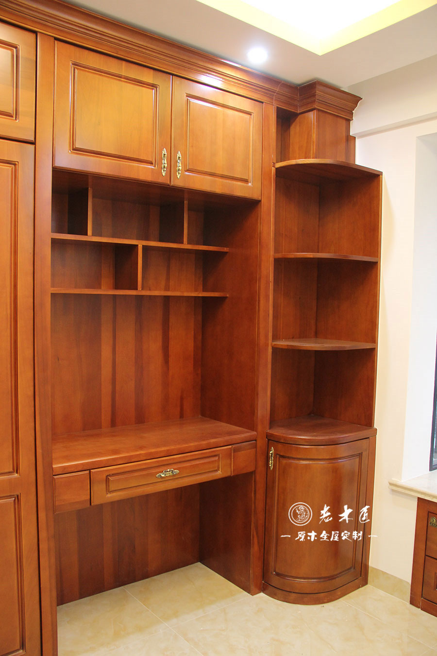 書房原木書柜裝修效果圖