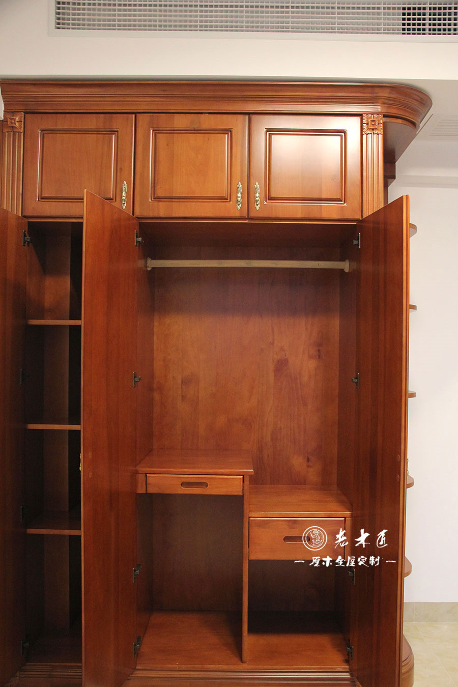 原木衣柜裝修效果圖