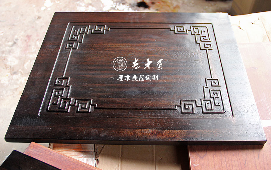 老木匠原木雕刻圖片