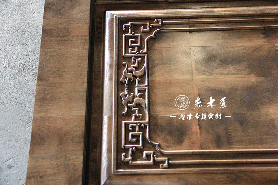 老木匠原木雕刻圖片