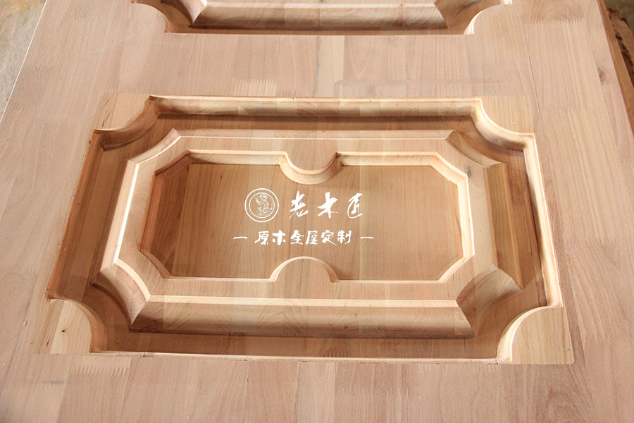 老木匠原木雕刻圖片