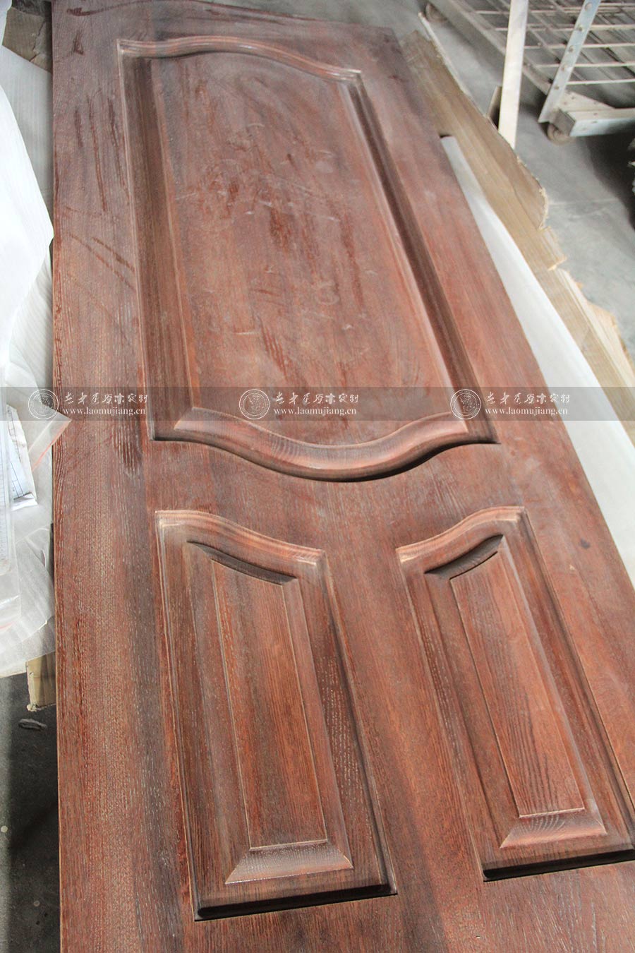 老木匠原木門圖片