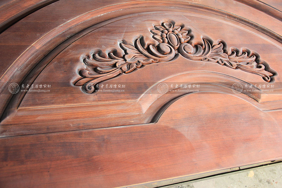 老木匠原木門圖片