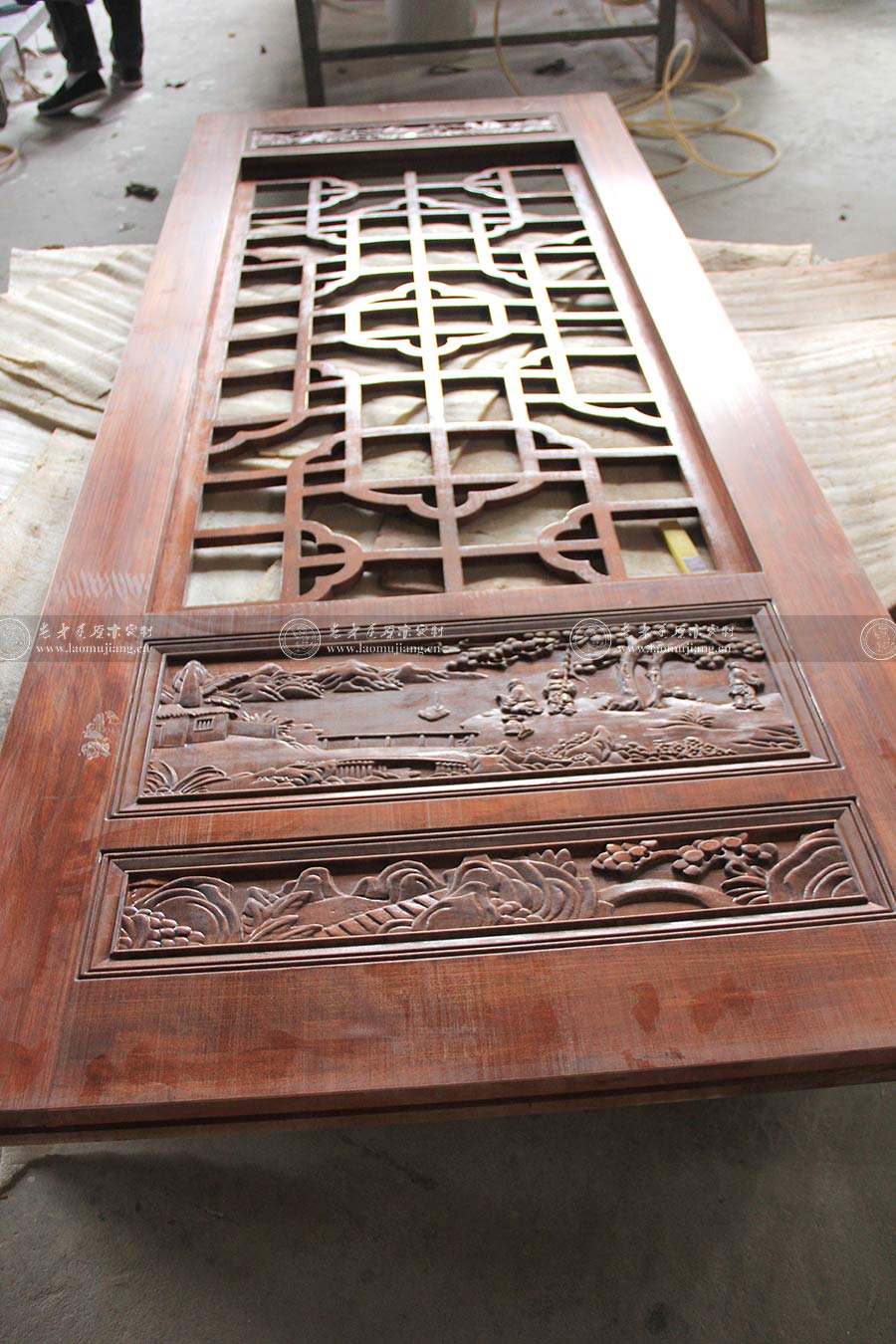 老木匠原木門圖片