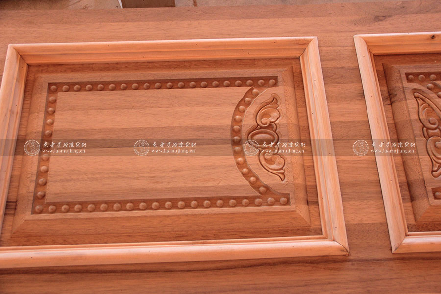 老木匠原木門圖片