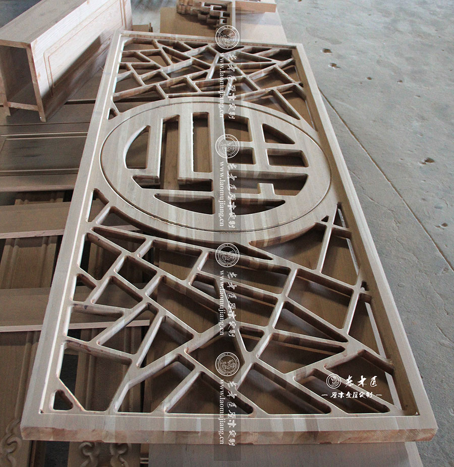 原木花格屏風(fēng)圖片