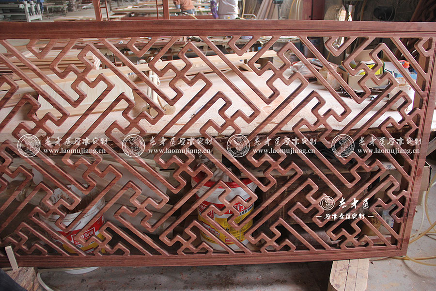 原木花格屏風(fēng)圖片