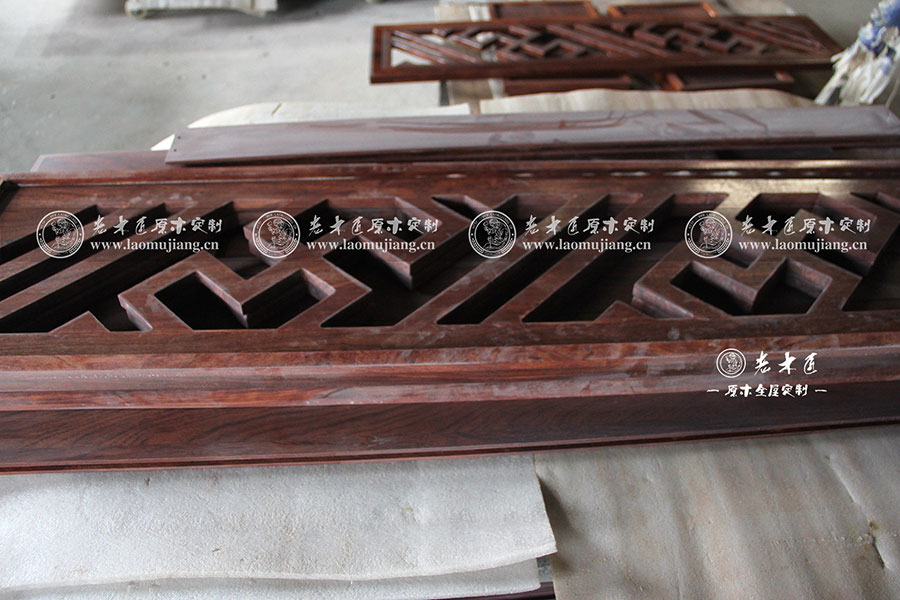 原木花格屏風(fēng)圖片