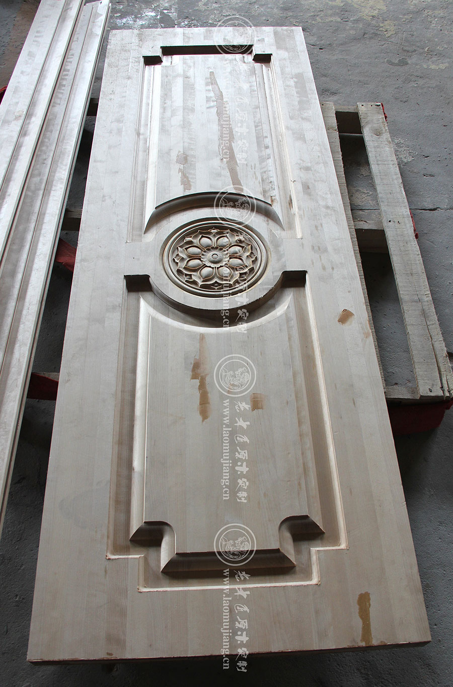 老木匠新中式原木平開(kāi)門(mén)板