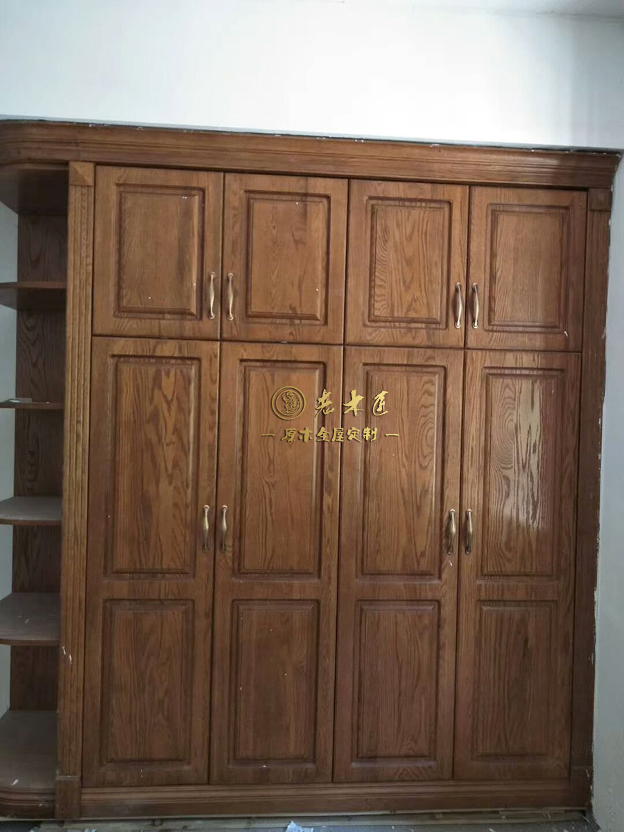 林間別墅原木安裝現(xiàn)場(chǎng)