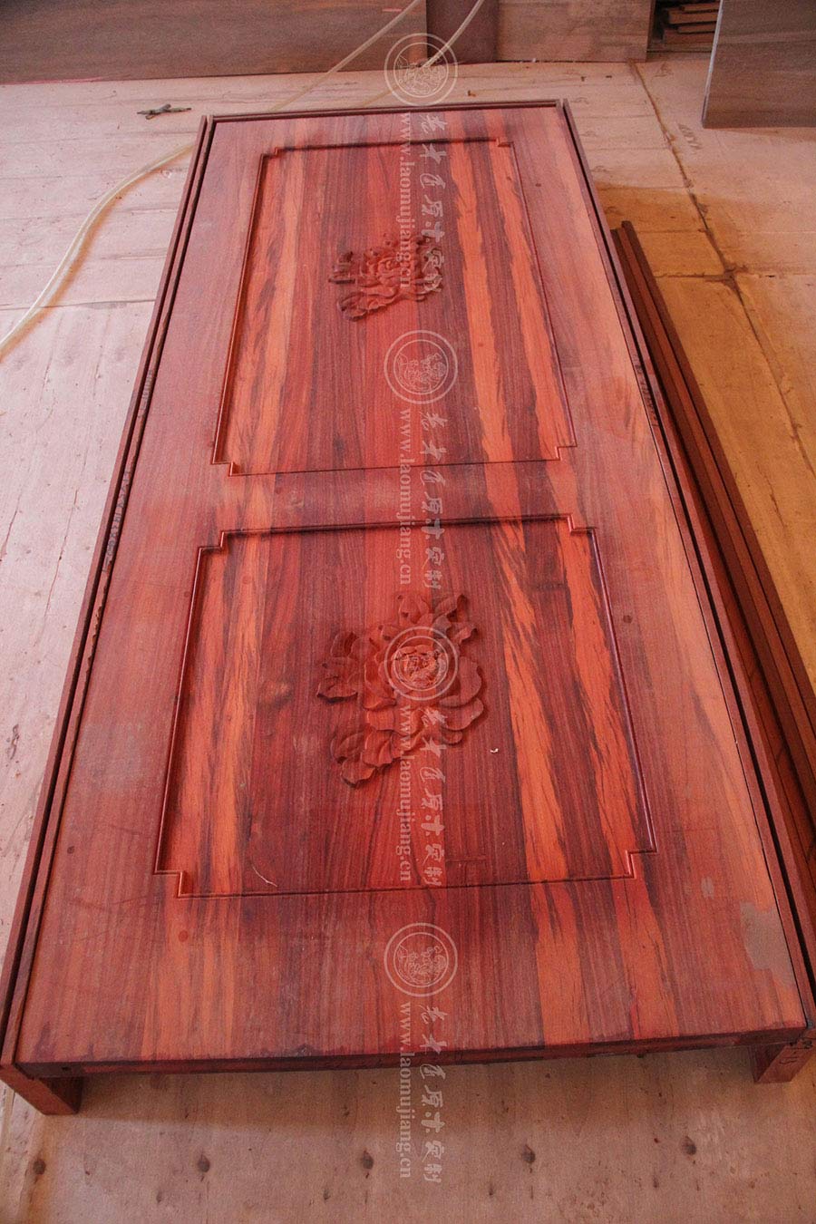 老木匠原木門(mén)