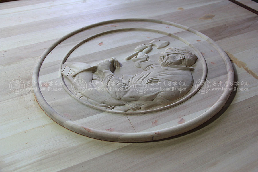 老木匠原木雕刻