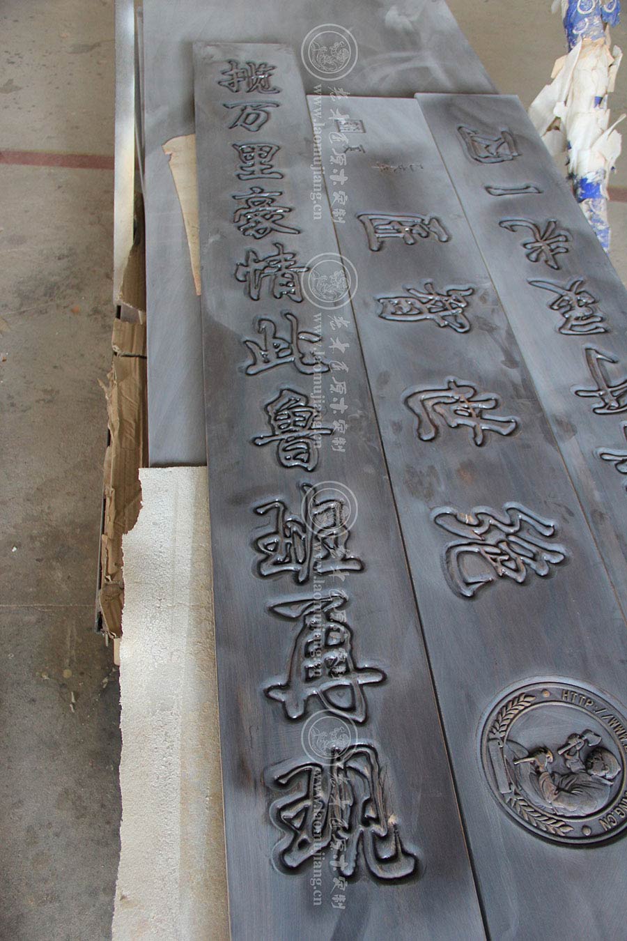 老木匠原木雕刻