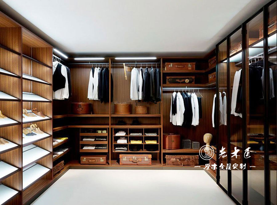 原木輕奢衣帽間設(shè)計(jì)效果圖