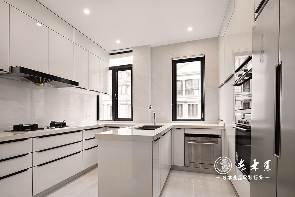 輕奢風(fēng)格別墅原木家居