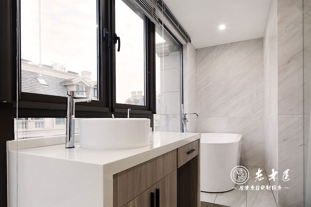 輕奢風(fēng)格別墅原木家居