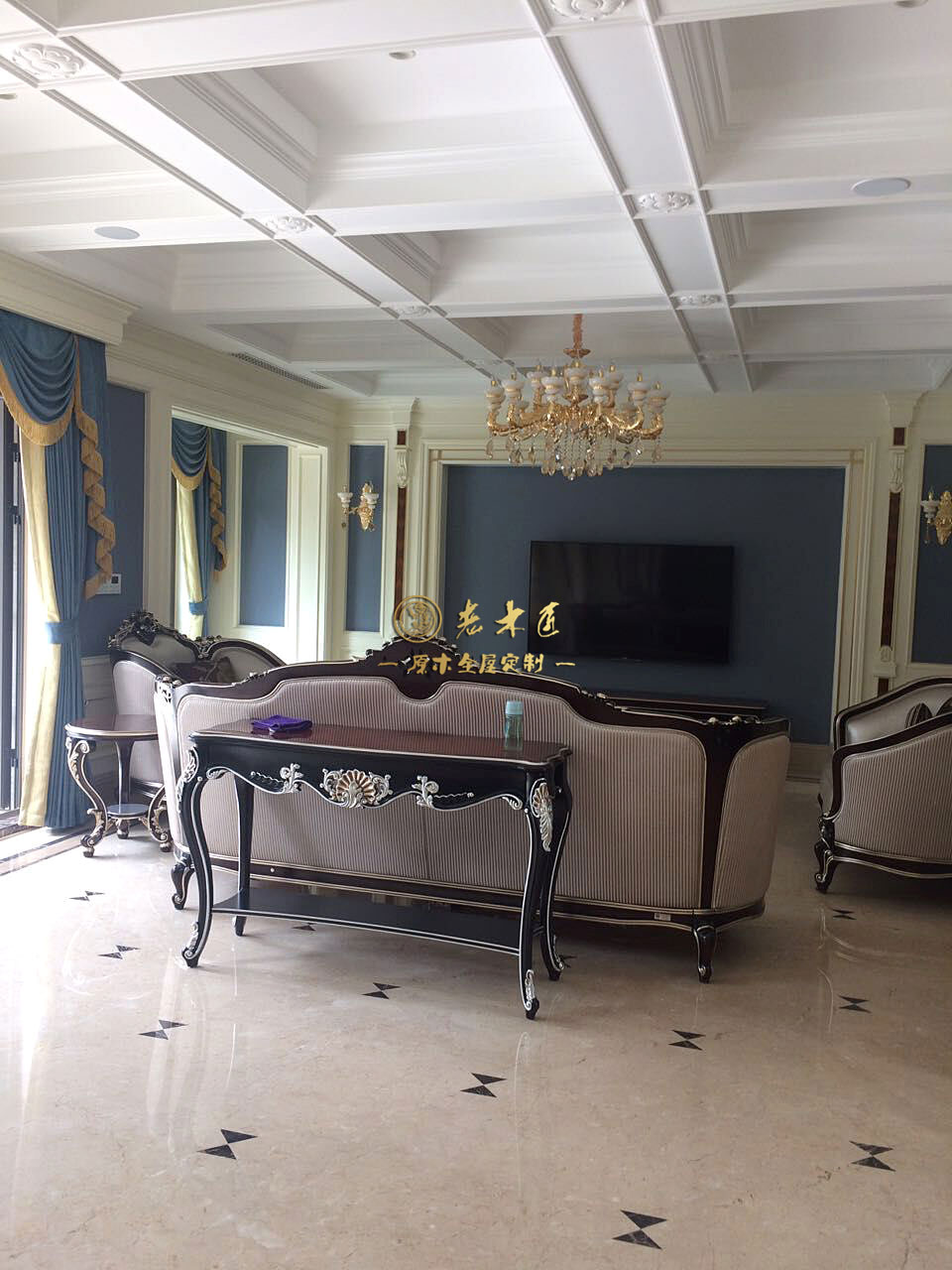 歐式實(shí)木定制