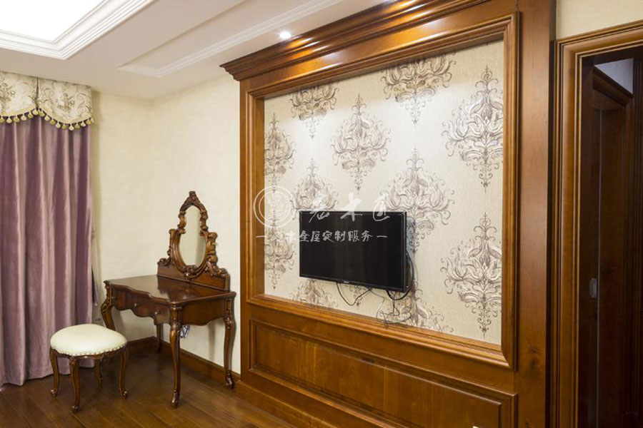 別墅歐式實(shí)木全屋定制