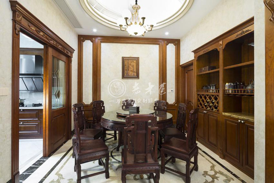 別墅歐式實(shí)木全屋定制