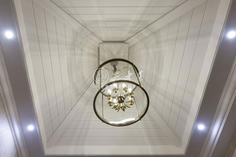 別墅歐式實(shí)木全屋定制