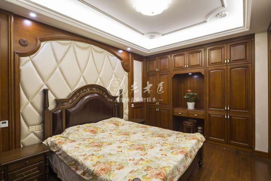 別墅歐式實(shí)木全屋定制