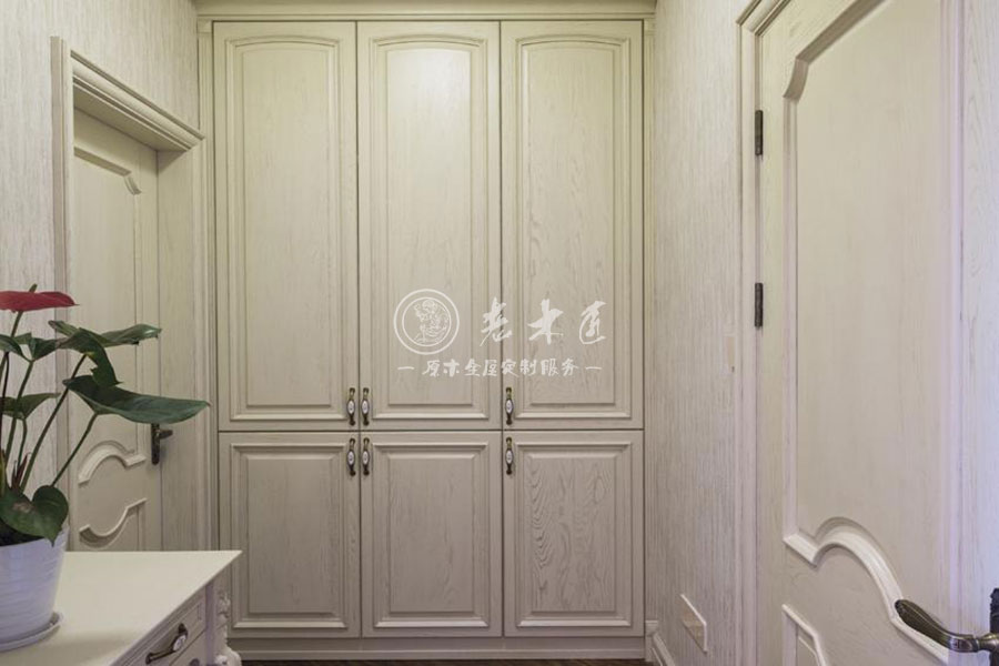 別墅歐式實(shí)木全屋定制