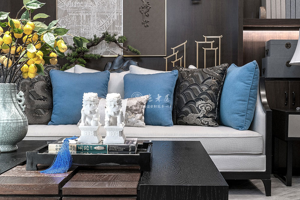 現(xiàn)代新中式別墅原木定制