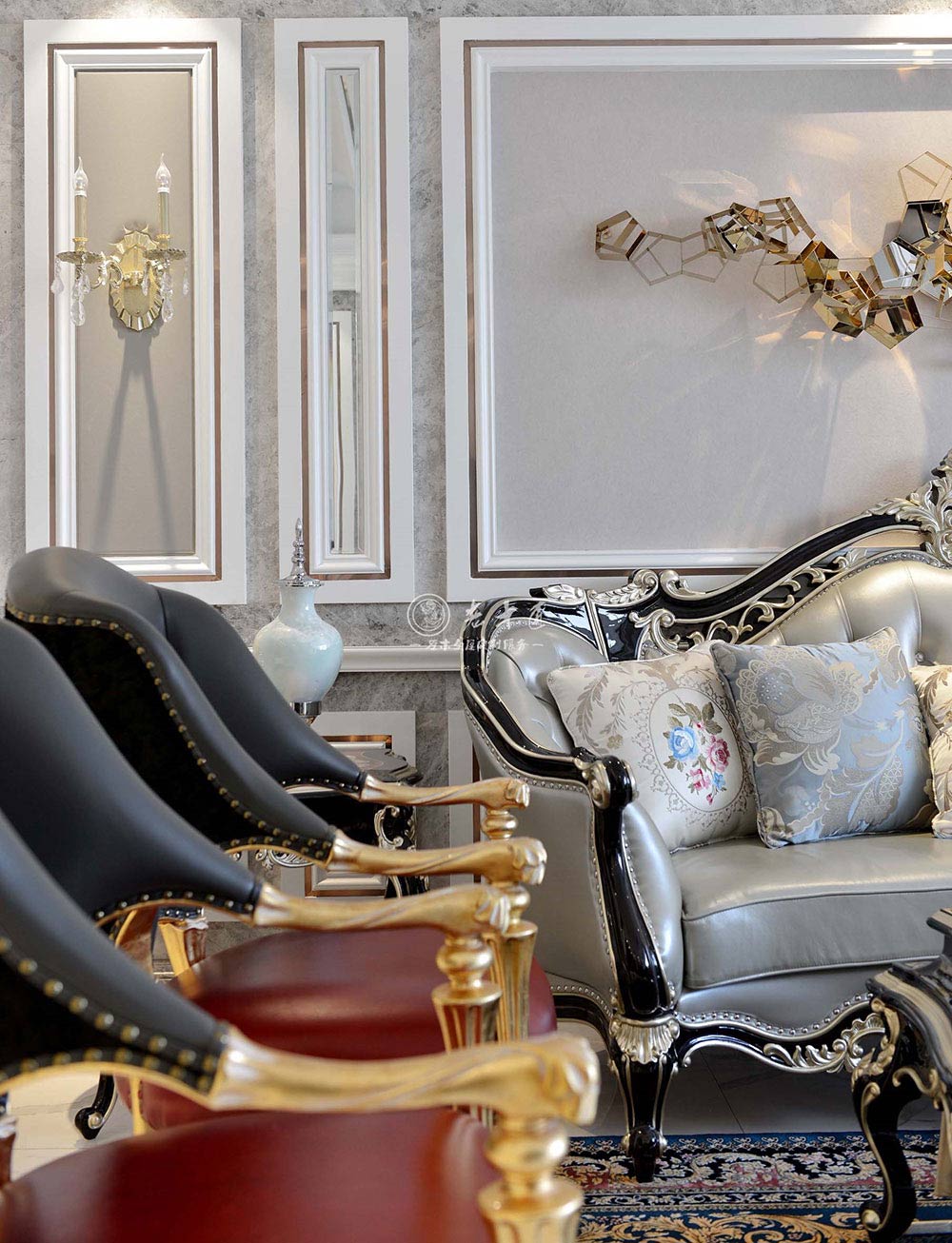 現(xiàn)代簡歐實(shí)木定制家居