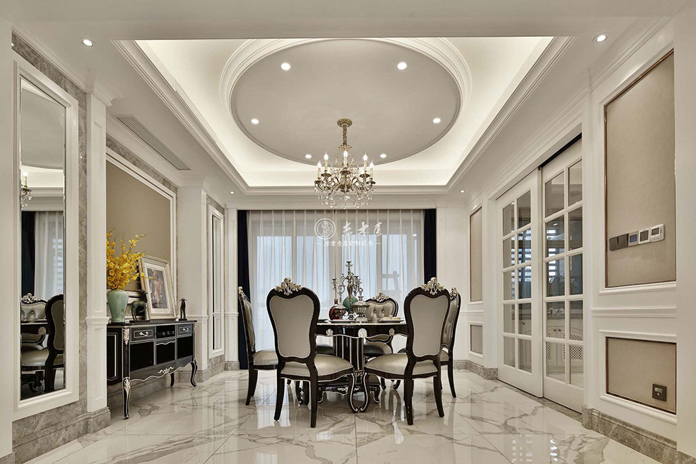 現(xiàn)代簡歐實(shí)木定制家居