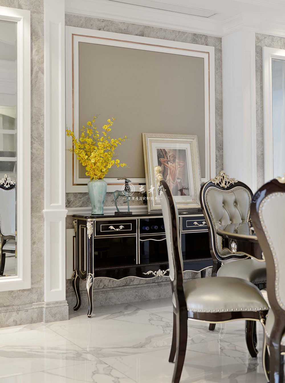 現(xiàn)代簡歐實(shí)木定制家居