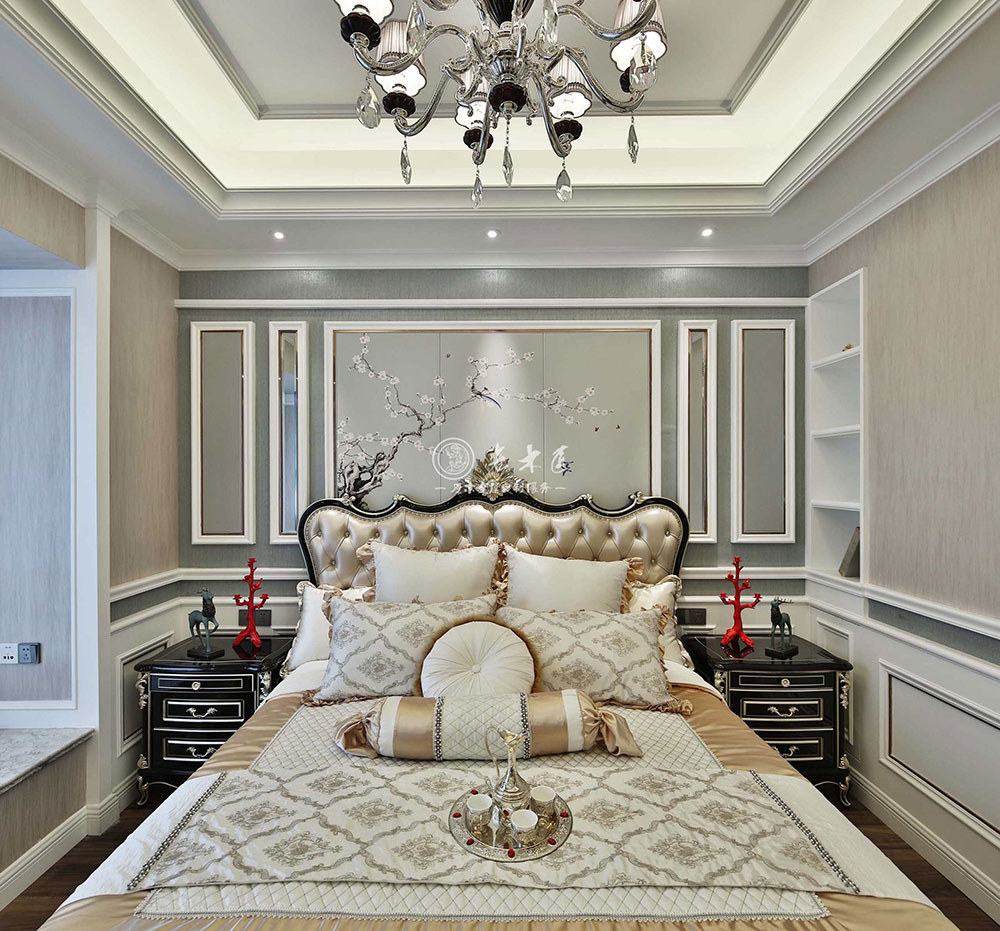 現(xiàn)代簡歐實(shí)木定制家居