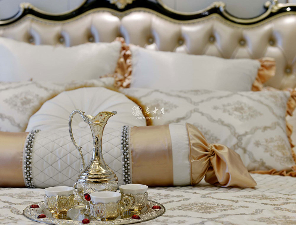 現(xiàn)代簡歐實(shí)木定制家居