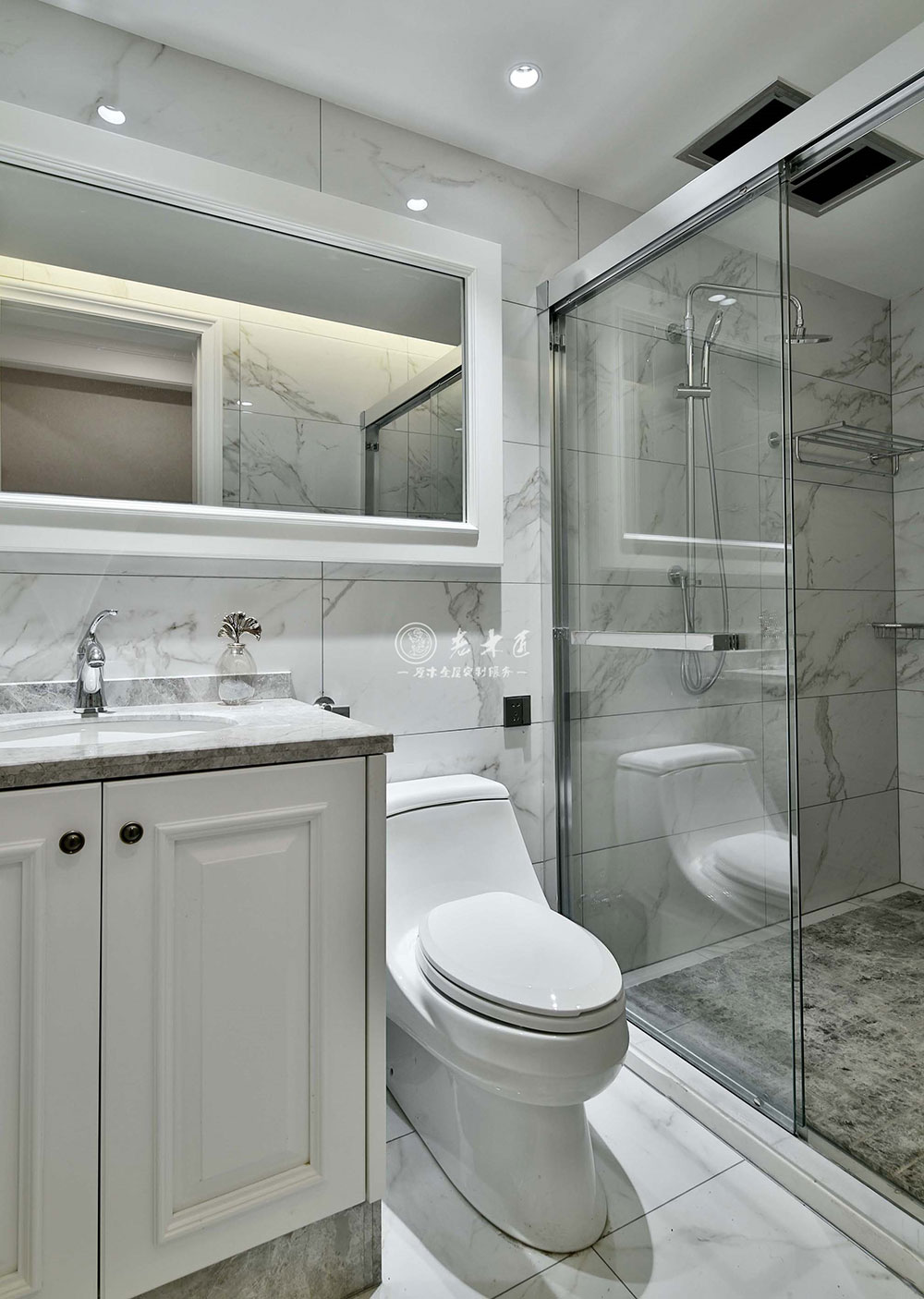 現(xiàn)代簡歐實(shí)木定制家居