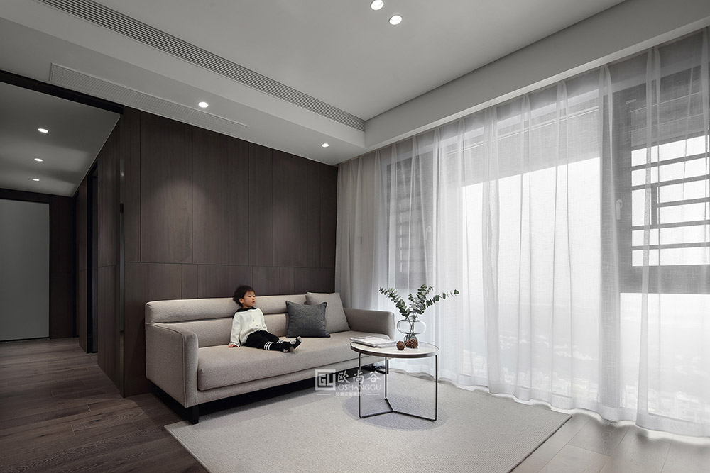 現(xiàn)代極簡輕奢風(fēng)家居