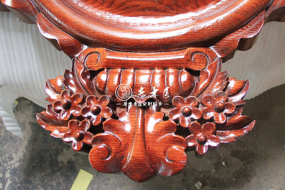 臥室床頭原木背景