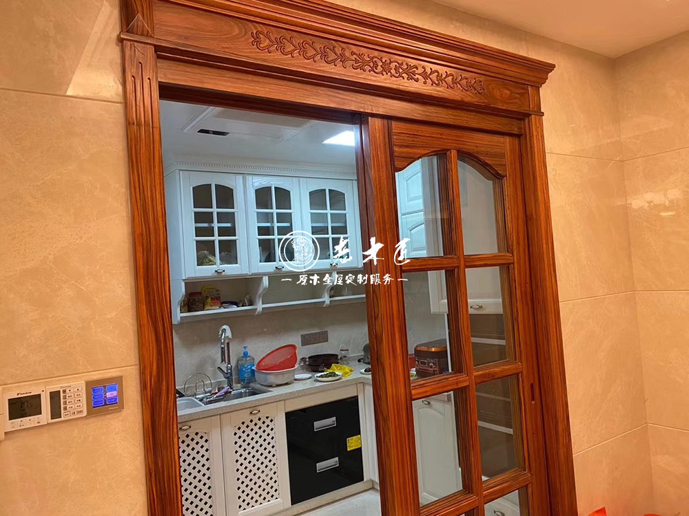 歐式實(shí)木定制家居