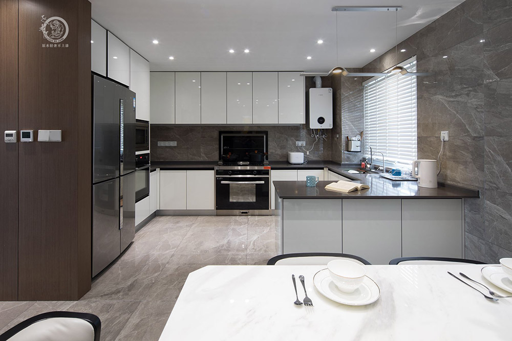 輕奢廚房定制