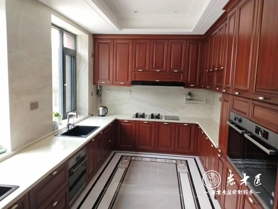 歐式實(shí)木定制