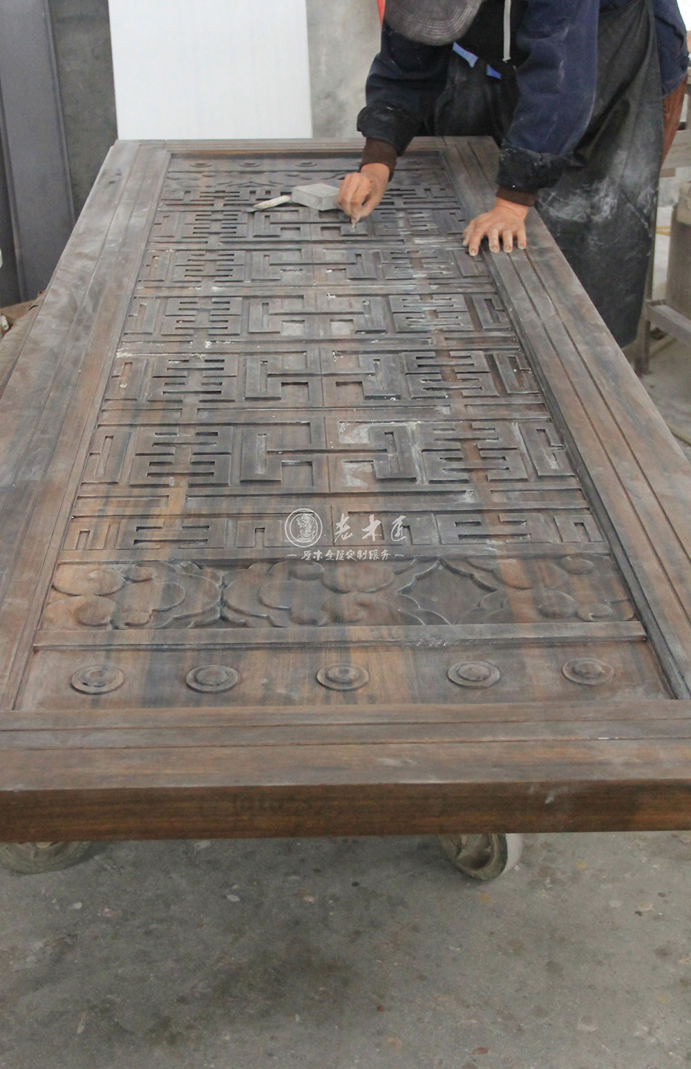 中式整板原木門(mén)