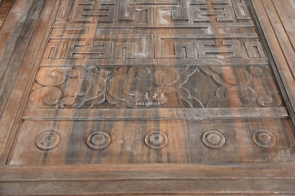 中式整板原木門(mén)